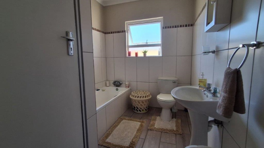 3 Bedroom Property for Sale in Stilbaai Wes Western Cape